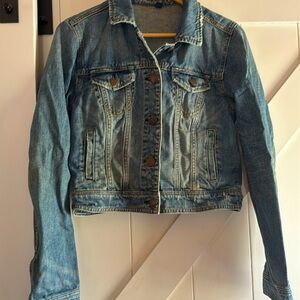 American eagle lightly distressed Jean jacket